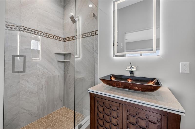 Image 77 of 87 For 2024 Harbourview Drive