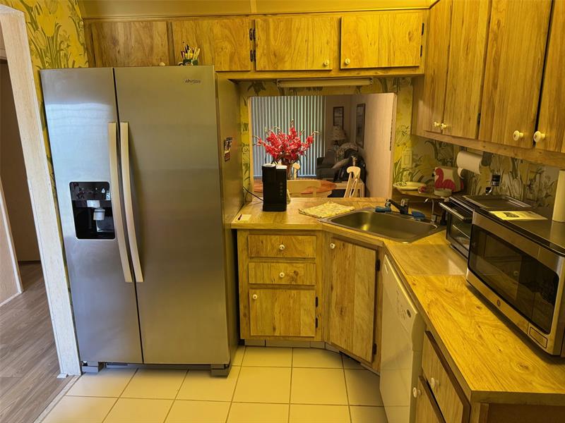 Image 6 of 28 For 1801 75th Ave  306