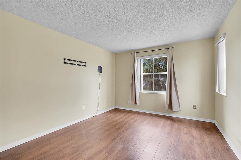 Image 19 of 42 For 9645 1st Ct  1-210