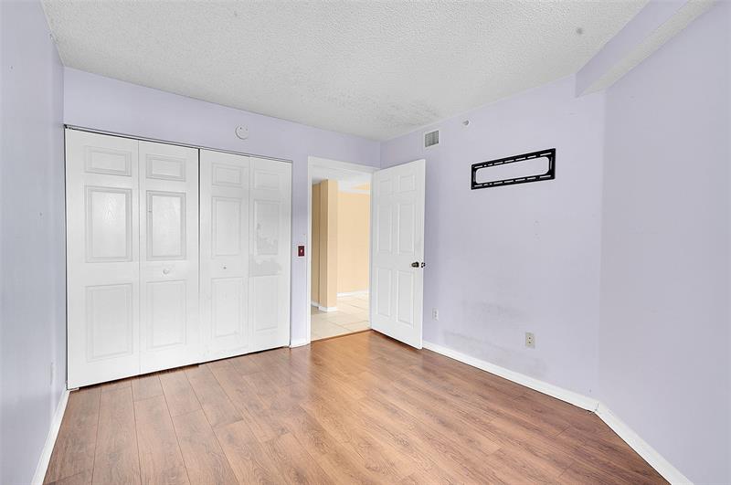 Image 23 of 42 For 9645 1st Ct  1-210