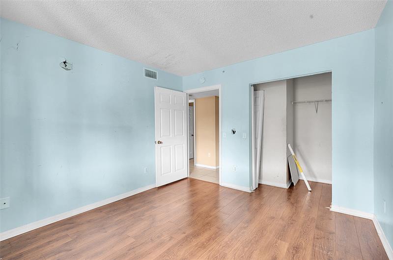 Image 26 of 42 For 9645 1st Ct  1-210