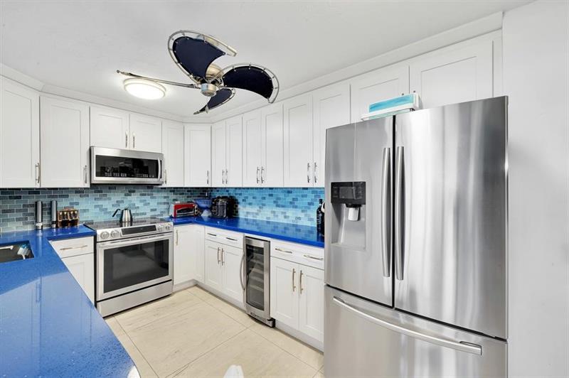 Image 14 of 24 For 3000 Ocean Blvd  1020