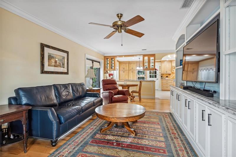 Image 13 of 34 For 8680 Eagle Run Dr