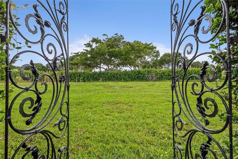 Image 20 of 34 For 8680 Eagle Run Dr