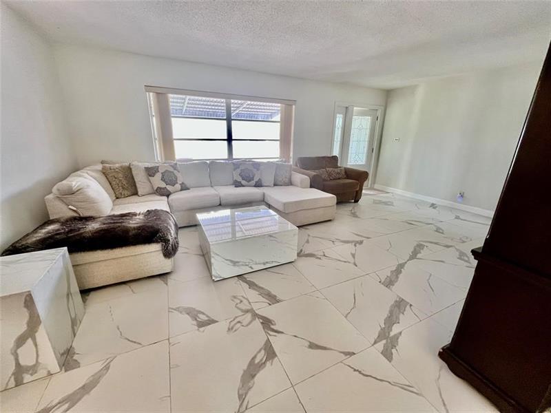 Image 3 of 9 For 5710 84 Terrace