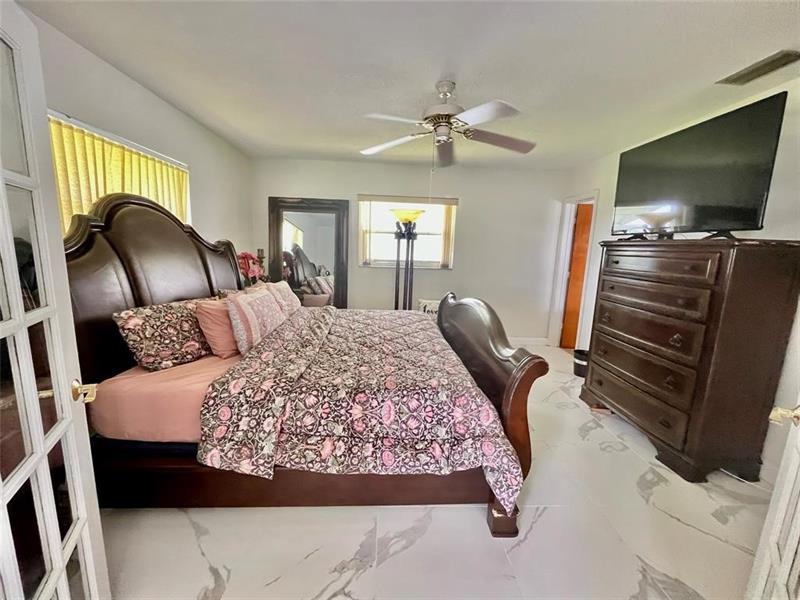Image 8 of 9 For 5710 84 Terrace