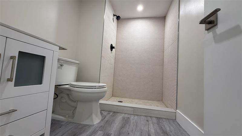 Image 13 of 69 For 8962 Hollybrook Blvd  308