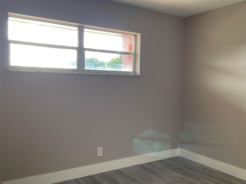 Image 16 of 69 For 8962 Hollybrook Blvd  308