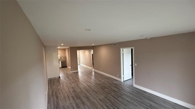 Image 38 of 69 For 8962 Hollybrook Blvd  308