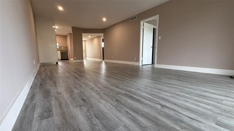 Image 43 of 69 For 8962 Hollybrook Blvd  308