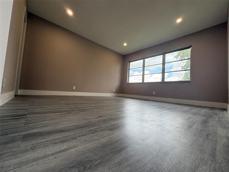 Image 45 of 69 For 8962 Hollybrook Blvd  308