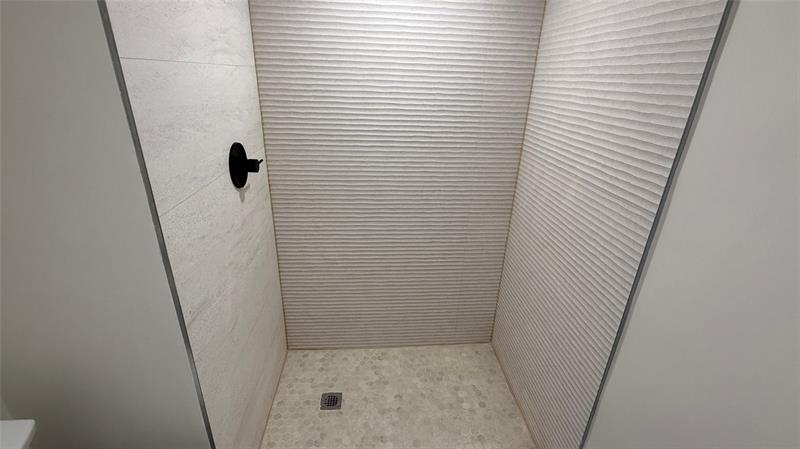 Image 48 of 69 For 8962 Hollybrook Blvd  308