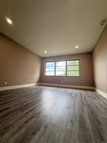 Image 59 of 69 For 8962 Hollybrook Blvd  308