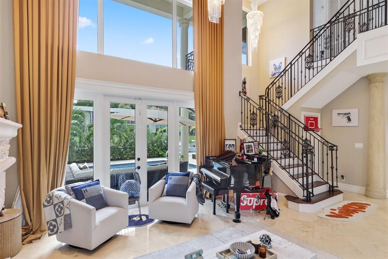 Image 16 of 95 For 4850 29th Ave