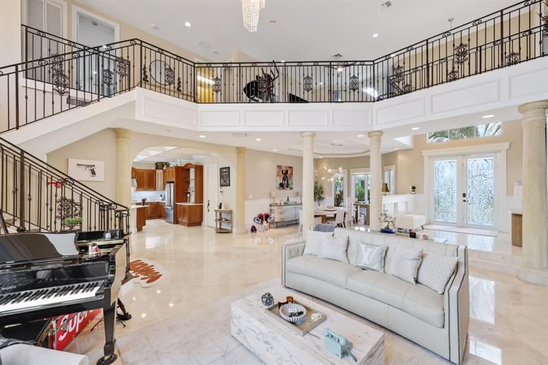 Image 17 of 95 For 4850 29th Ave