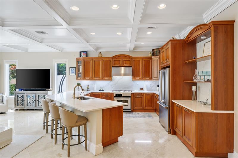 Image 21 of 95 For 4850 29th Ave