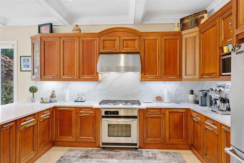 Image 23 of 95 For 4850 29th Ave