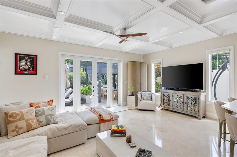 Image 29 of 95 For 4850 29th Ave