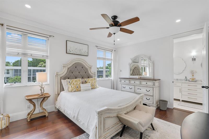 Image 37 of 95 For 4850 29th Ave