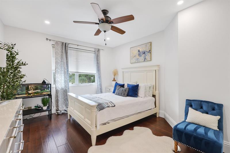 Image 42 of 95 For 4850 29th Ave