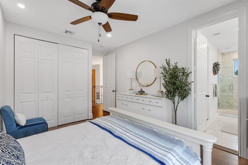 Image 43 of 95 For 4850 29th Ave