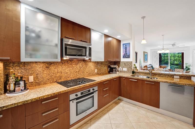 Image 10 of 70 For 4445 El Mar Dr  2314