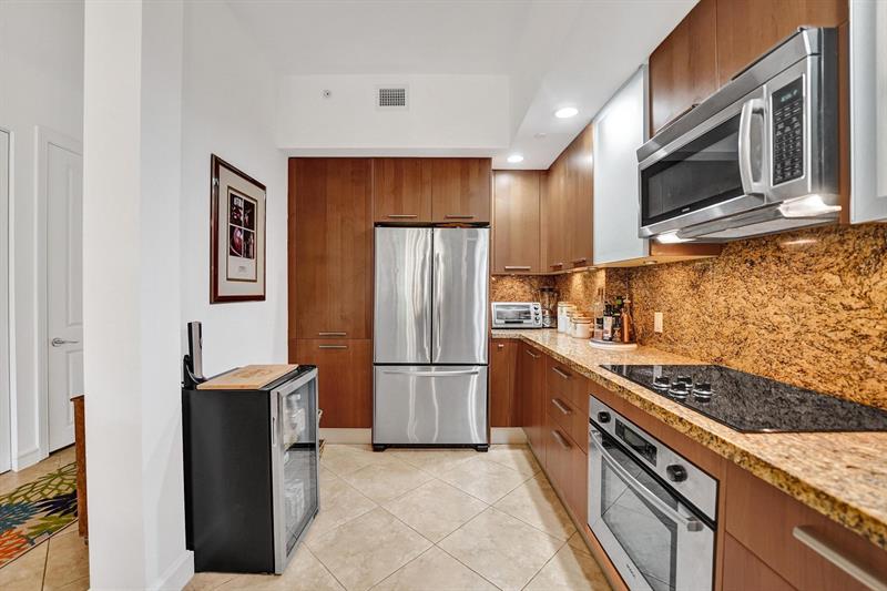 Image 13 of 70 For 4445 El Mar Dr  2314