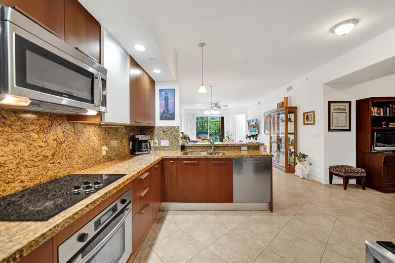 Image 14 of 70 For 4445 El Mar Dr  2314