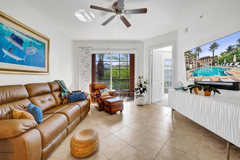Image 21 of 70 For 4445 El Mar Dr  2314
