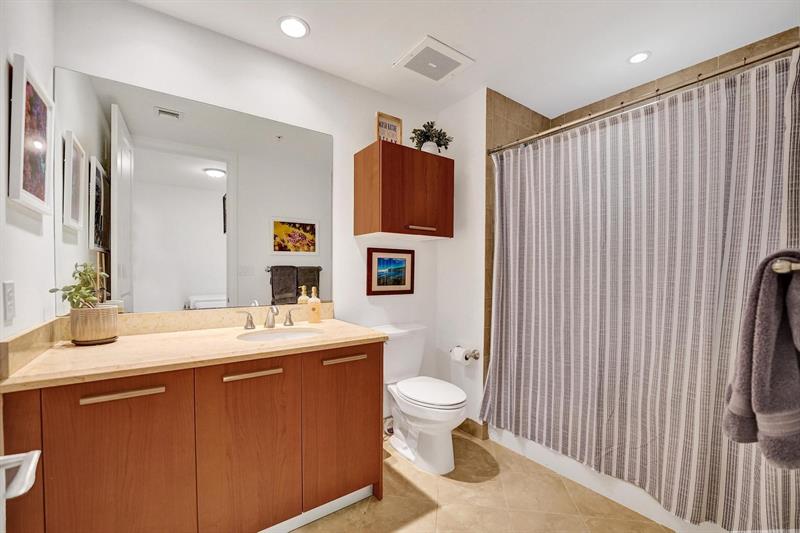 Image 32 of 70 For 4445 El Mar Dr  2314