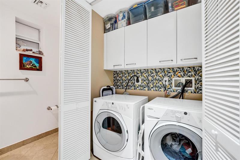 Image 37 of 70 For 4445 El Mar Dr  2314