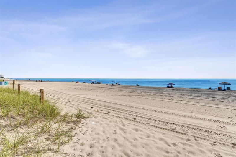 Image 69 of 70 For 4445 El Mar Dr  2314