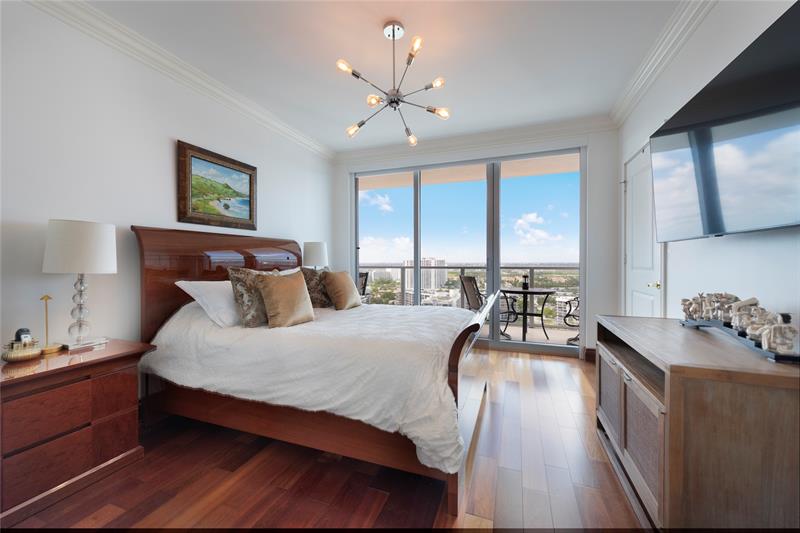 Image 10 of 37 For 3101 Ocean Dr  2201