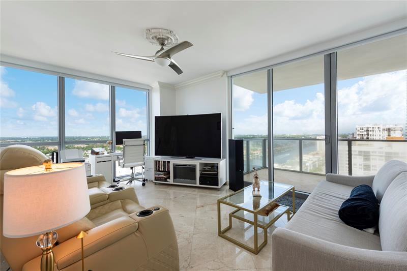 Image 15 of 37 For 3101 Ocean Dr  2201