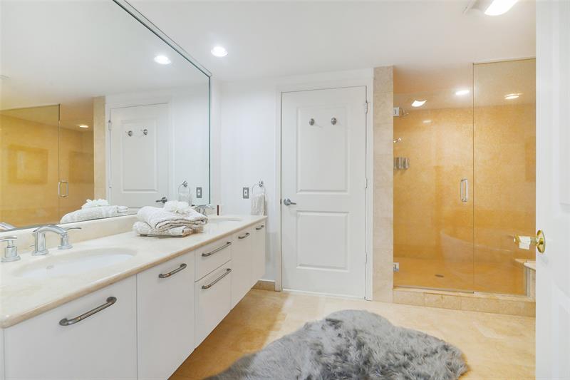 Image 22 of 37 For 3101 Ocean Dr  2201