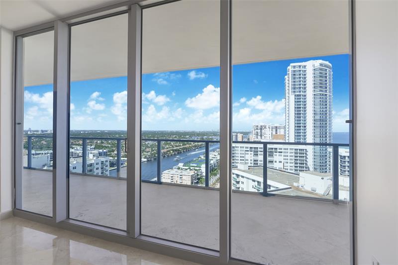 Image 24 of 37 For 3101 Ocean Dr  2201
