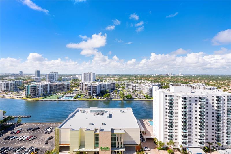 Image 30 of 37 For 3101 Ocean Dr  2201