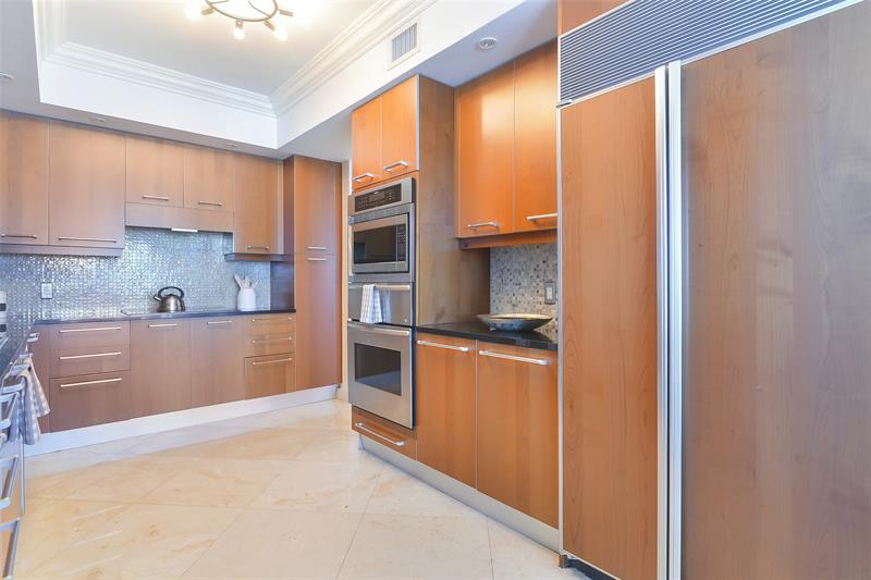 Image 6 of 37 For 3101 Ocean Dr  2201