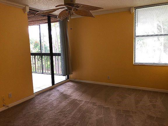 Image 13 of 32 For 8433 Forest Hills Dr  307