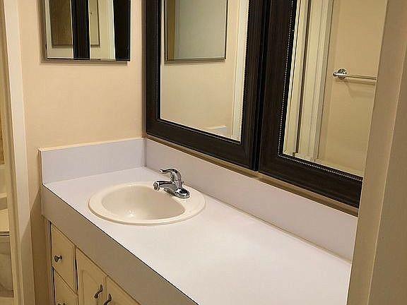 Image 20 of 32 For 8433 Forest Hills Dr  307