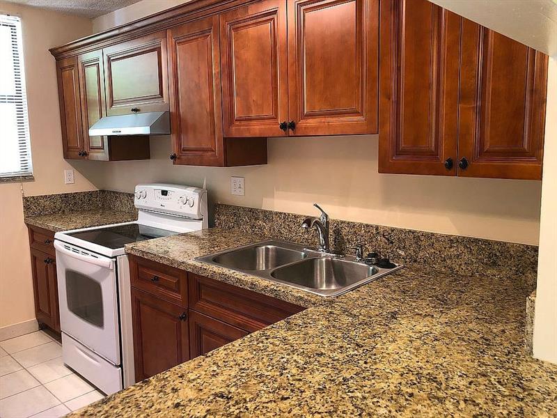 Image 6 of 32 For 8433 Forest Hills Dr  307