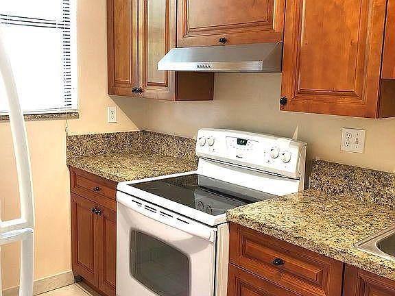 Image 8 of 32 For 8433 Forest Hills Dr  307