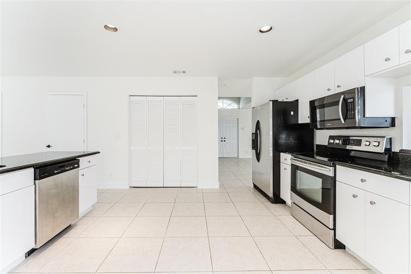 Image 15 of 42 For 10646 Lake Oak Way