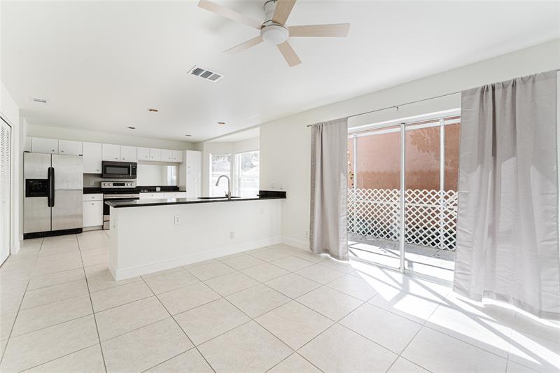 Image 21 of 42 For 10646 Lake Oak Way