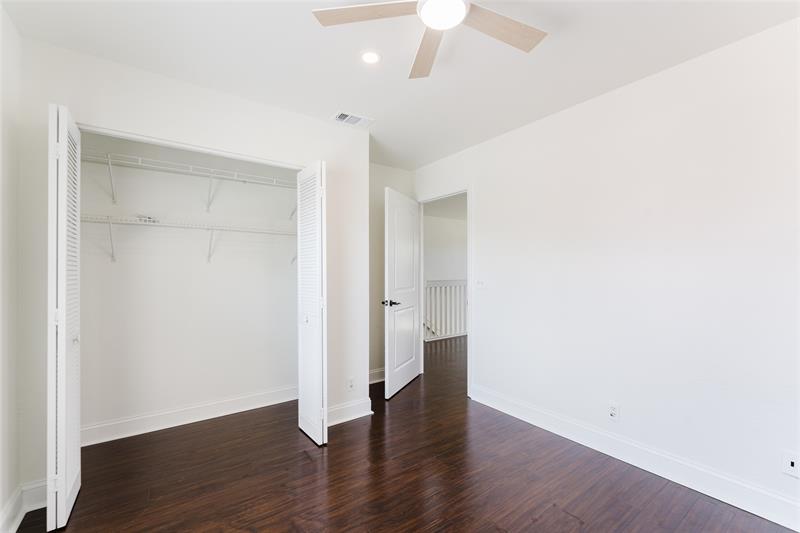 Image 28 of 42 For 10646 Lake Oak Way