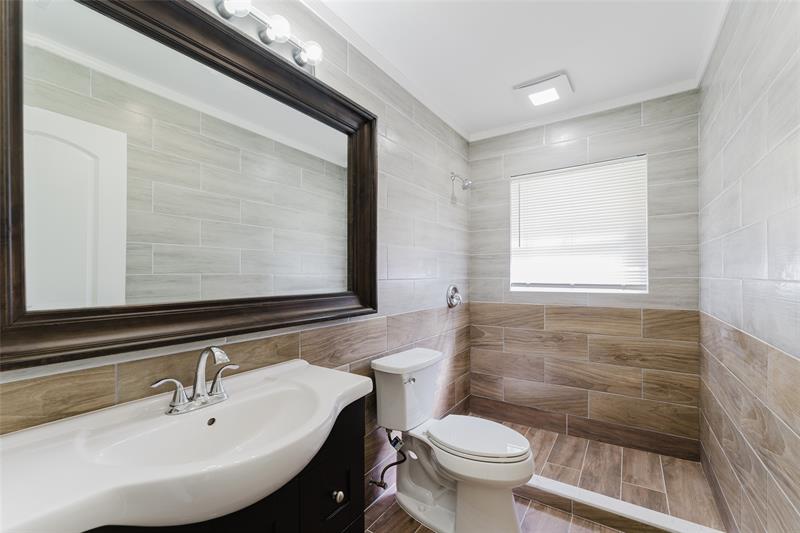 Image 31 of 42 For 10646 Lake Oak Way