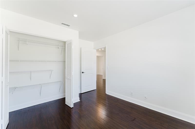 Image 34 of 42 For 10646 Lake Oak Way