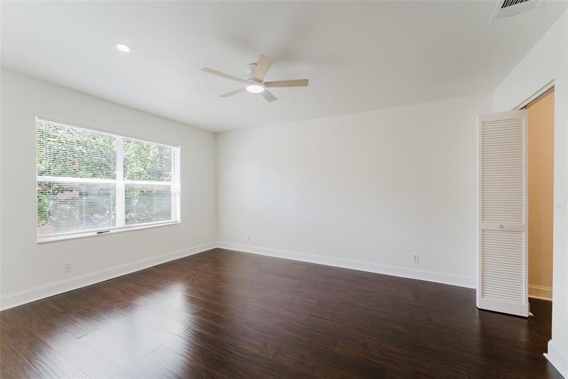 Image 37 of 42 For 10646 Lake Oak Way