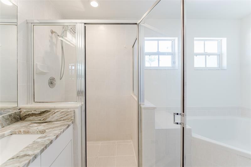 Image 41 of 42 For 10646 Lake Oak Way