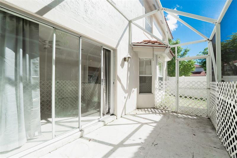 Image 5 of 42 For 10646 Lake Oak Way